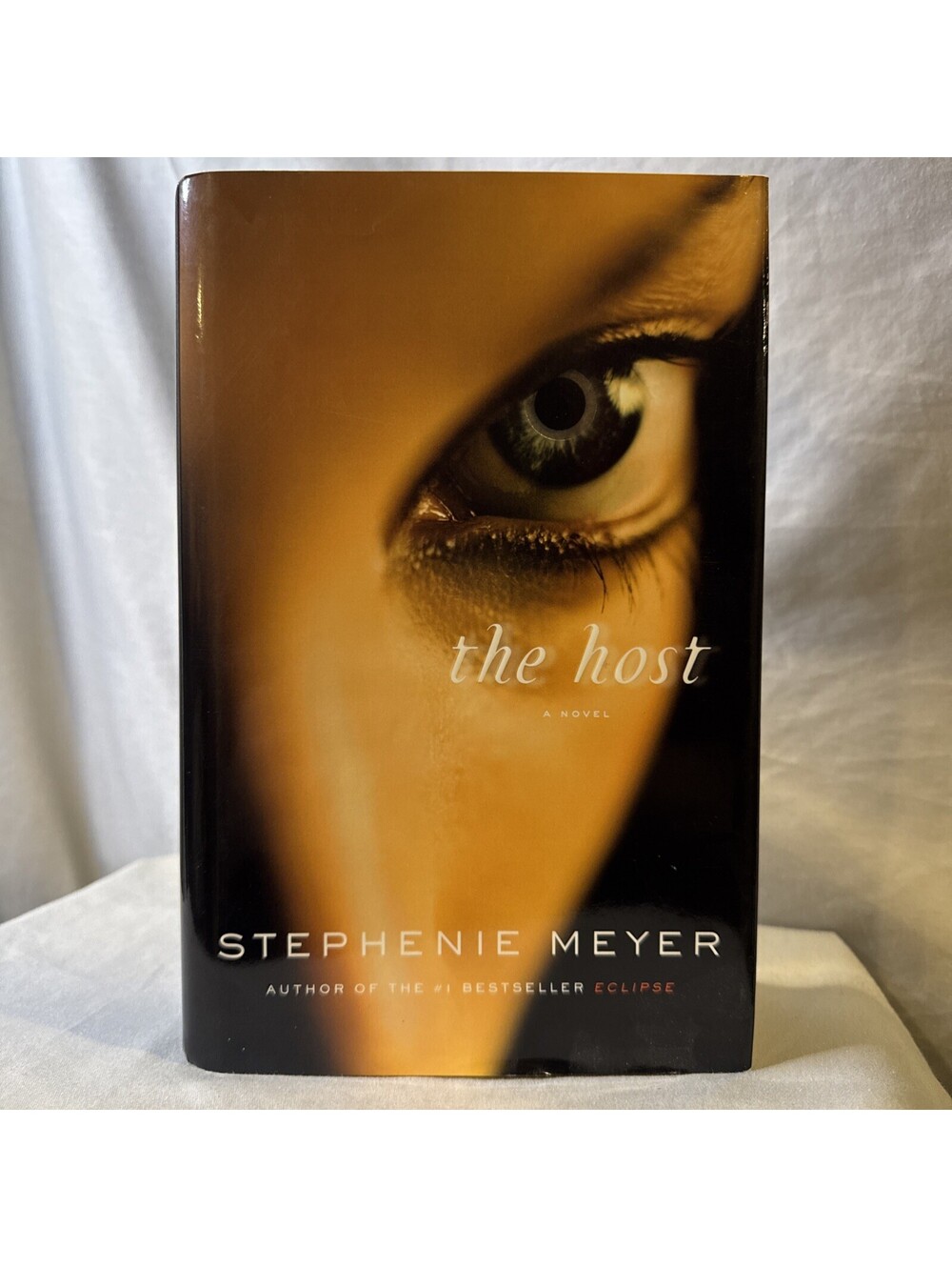 The Host : A Novel by Stephenie Meyer (2008, Hardcover)